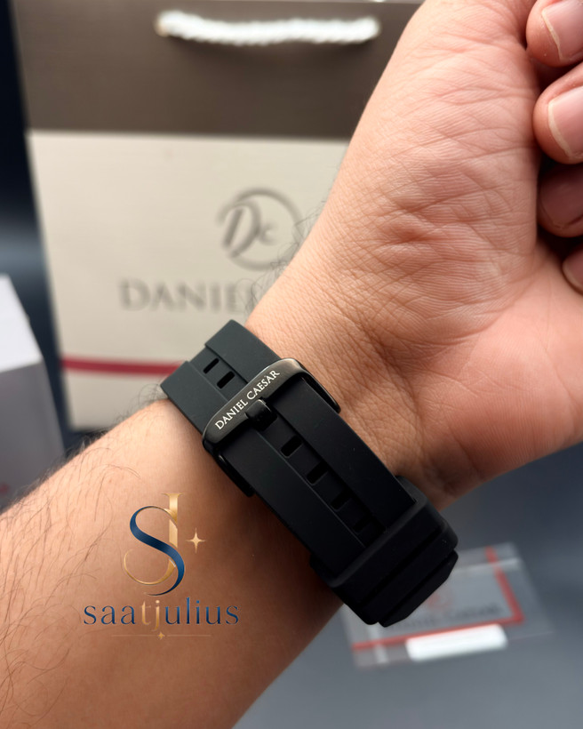 ساعت دنیل سزار مردانه سیلیکونی مدل DC1347G
